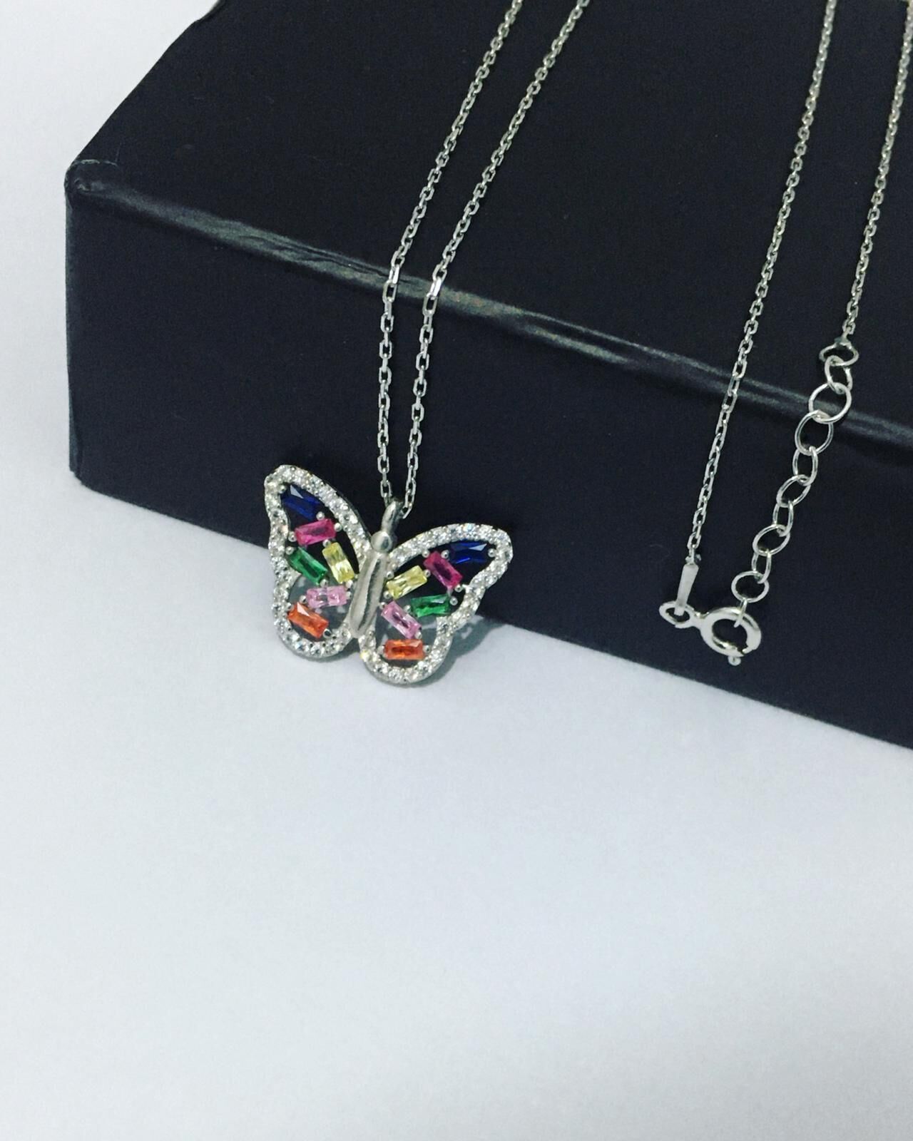 GÜMÜŞ RENKLİ ZİRKON TAŞLI KELEBEK KOLYE