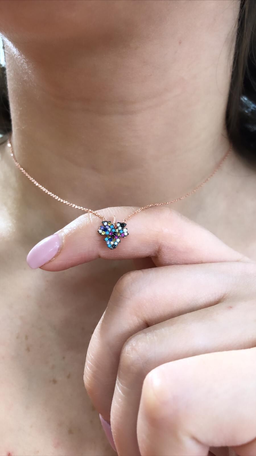 GÜMÜŞ RENKLİ ZİRKON TAŞLI YAPRAK KOLYE