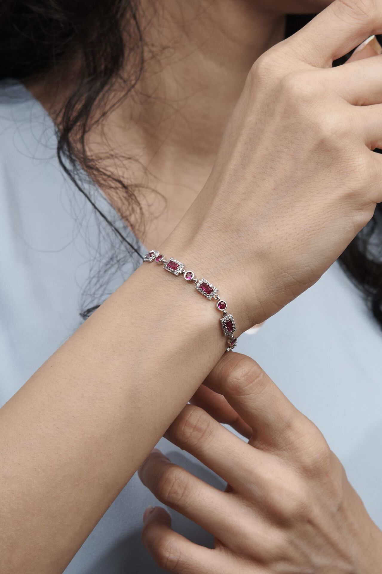 Gümüş Koyu Pembe Zirkon Taşlı Dikdörtgen Su Yolu Bileklik