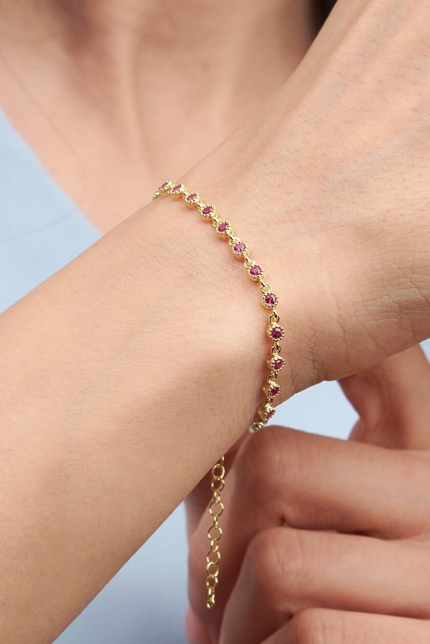 Gümüş Altın Kaplama Pembe Yakut Taşlı Pırlanta Modeli Su Yolu Bileklik