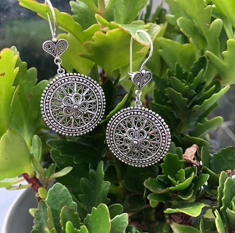 GÜMÜŞ TELKARİ YUVARLAK KÜPE