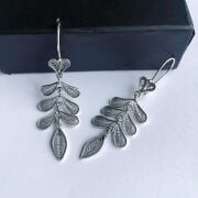 GÜMÜŞ TELKARİ BAŞAK MODELİ SALLANTILI KLASİK KÜPE