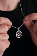 925 Ayar Gümüş Yuvarlak Türk Bayrağı Bayrak Ay Yıldız Yildiz Karartmalı Erkek Kolye