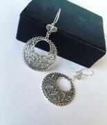 GÜMÜŞ TELKARİ YUVARLAK KÜPE