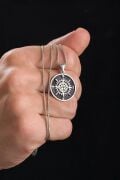 925 Ayar Gümüş Pusula Compass Kabartmalı Madalyon Oksitli Karartmalı Erkek Kolye