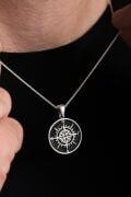 925 Ayar Gümüş Pusula Compass Kabartmalı Madalyon Oksitli Karartmalı Erkek Kolye