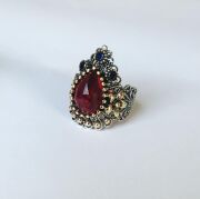 GÜMÜŞ KIRMIZI ZİRKON TAŞLI DAMLA TELKARİ YÜZÜK