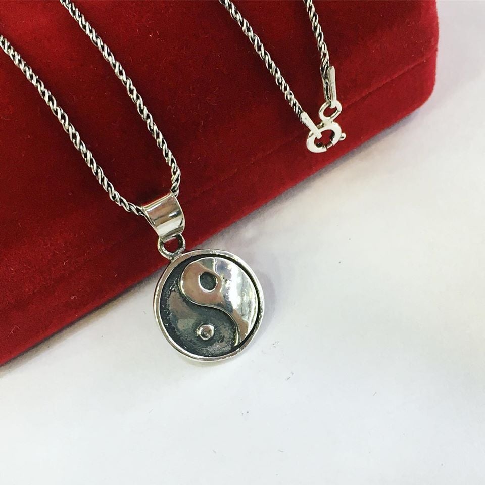 GÜMÜŞ DENGE İŞARETİ KOLYE