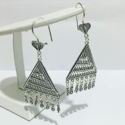 ÜÇGEN SAÇAKLI TELKARİ GÜMÜŞ KÜPE