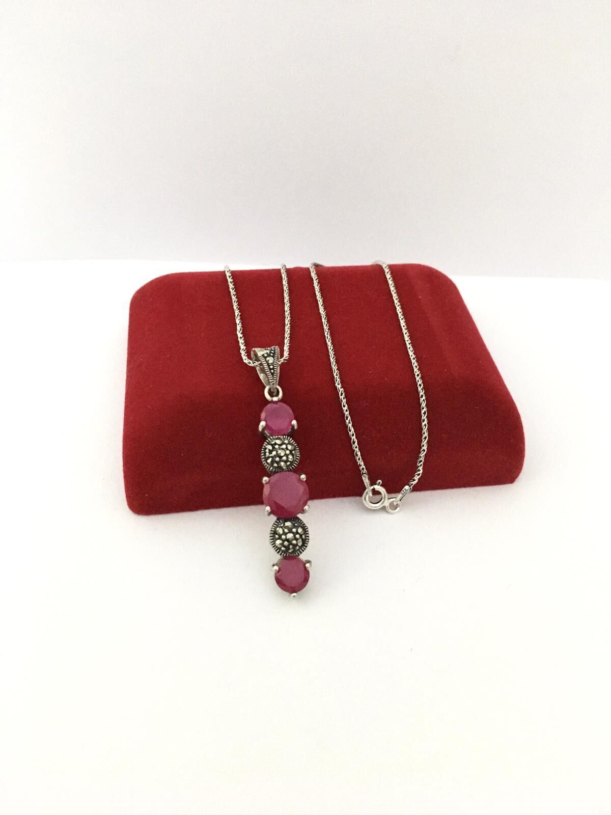 GÜMÜŞ MARKAZİT VE YAKUT TAŞLI KOLYE