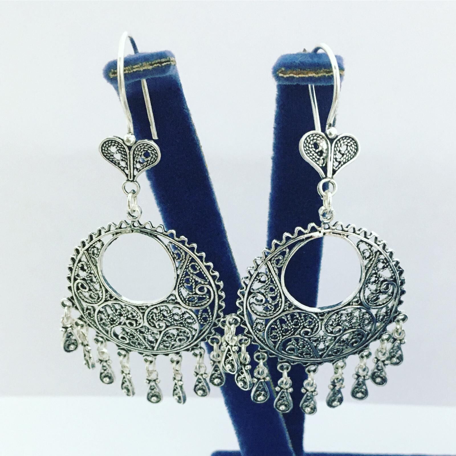 TELKARİ SAÇAKLI YUVARLAK GÜMÜŞ KÜPE