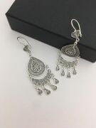 GÜMÜŞ DAMLA TELKARİ SAÇAKLI SALLANTILI KÜPE