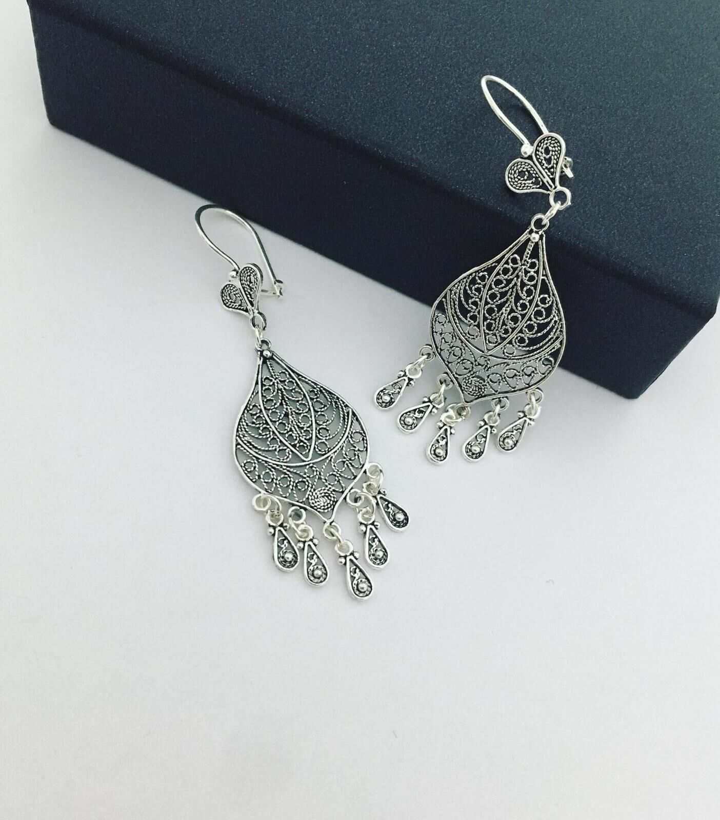 TELKARİ DAMLA SALLANTILI GÜMÜŞ KÜPE