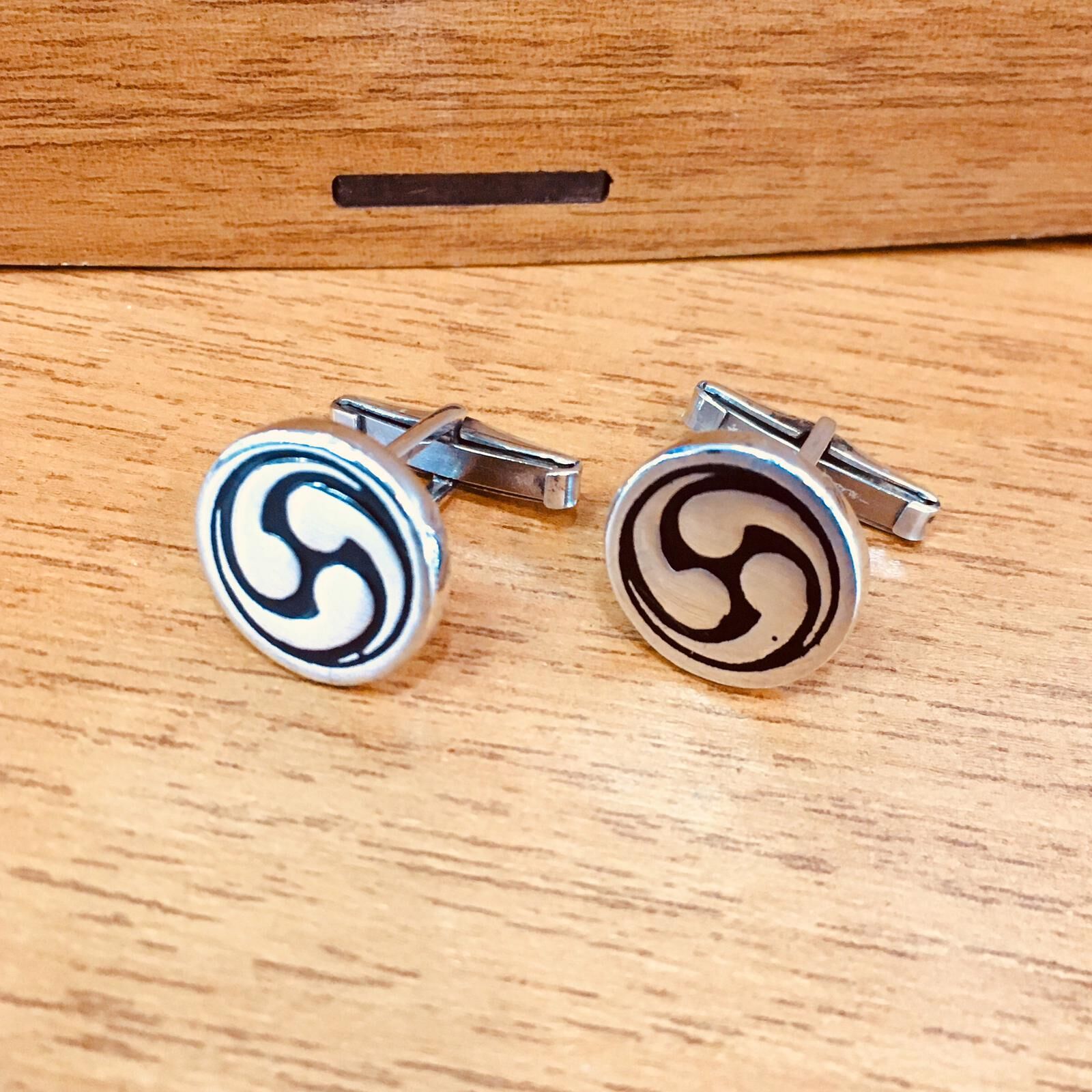 GÜMÜŞ YUVARLAK KOL DÜĞMESİ