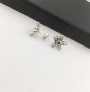 TELKARİ ÇİÇEK PARLAMENT MAVİSİ KÖK SAFİR TAŞLI KÜÇÜK GÜMÜŞ KÜPE