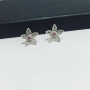 TELKARİ KÖK YAKUT TAŞLI ÇİÇEK GÜMÜŞ KÜPE