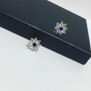 TELKARİ ÇİÇEK MAVİ ZİRKON TAŞLI KÜÇÜK GÜMÜŞ KÜPE