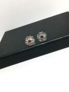 GÜMÜŞ KÖK YAKUT TAŞLI TELKARİ KÜÇÜK ÇİÇEK KÜPE