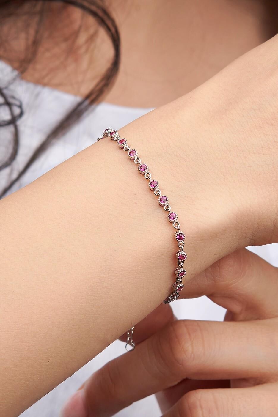 Gümüş Koyu Pembe Zirkon Taşlı Pırlanta Modeli Su Yolu Bileklik