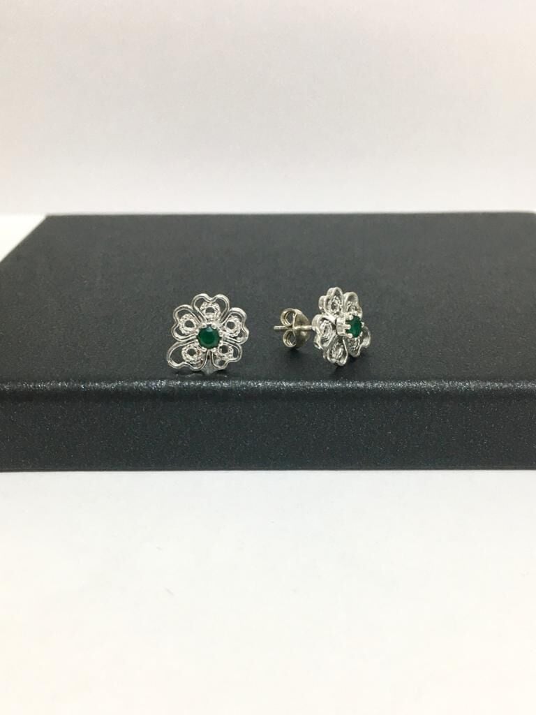 GÜMÜŞ KÖK ZÜMRÜT TAŞLI TELKARİ YEŞİL YONCA KÜPE