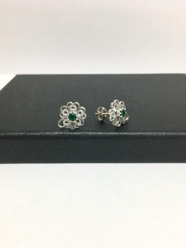 GÜMÜŞ KÖK ZÜMRÜT TAŞLI TELKARİ YEŞİL YONCA KÜPE