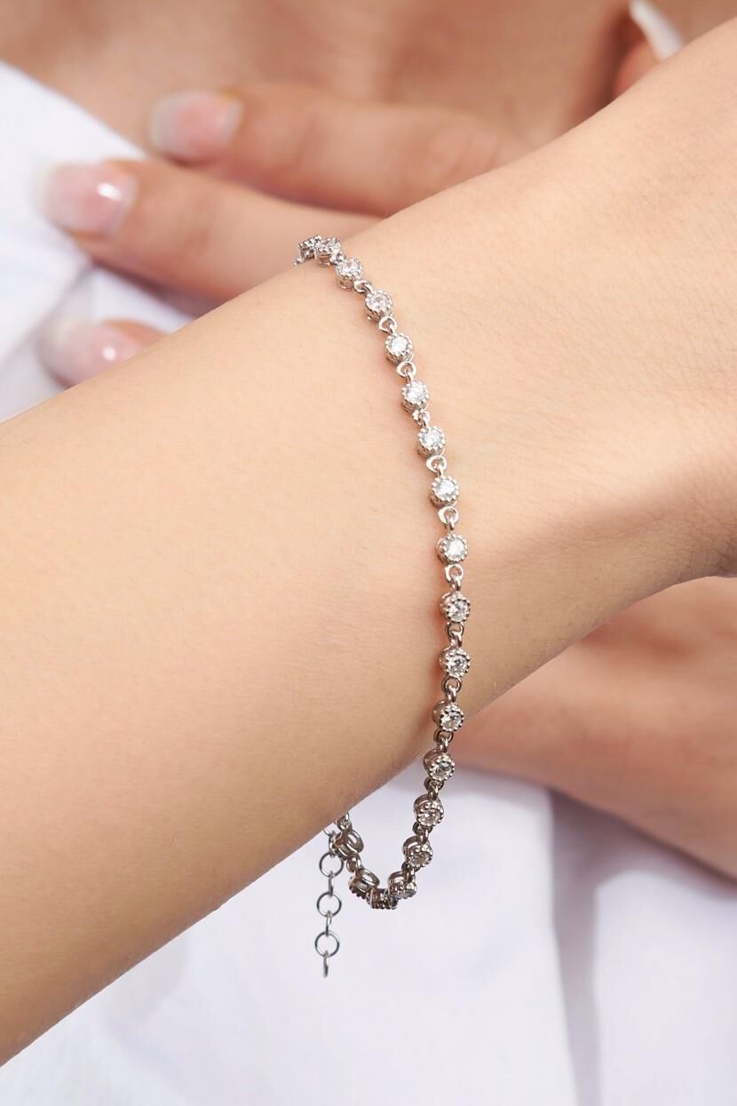 Gümüş Beyaz Zirkon Taşlı Pırlanta Modeli Su Yolu Bileklik