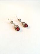 GÜMÜŞ TELKARİ KIRMIZI KÖK YAKUT TAŞLI SALLANTILI KÜPE