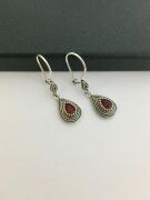 TELKARİ KÖK YAKUT TAŞLI DAMLA GÜMÜŞ KÜPE