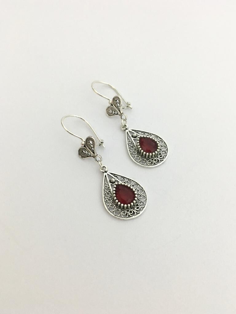 GÜMÜŞ KÖK YAKUT TAŞLI KIRMIZI TELKARİ DAMLA KÜPE