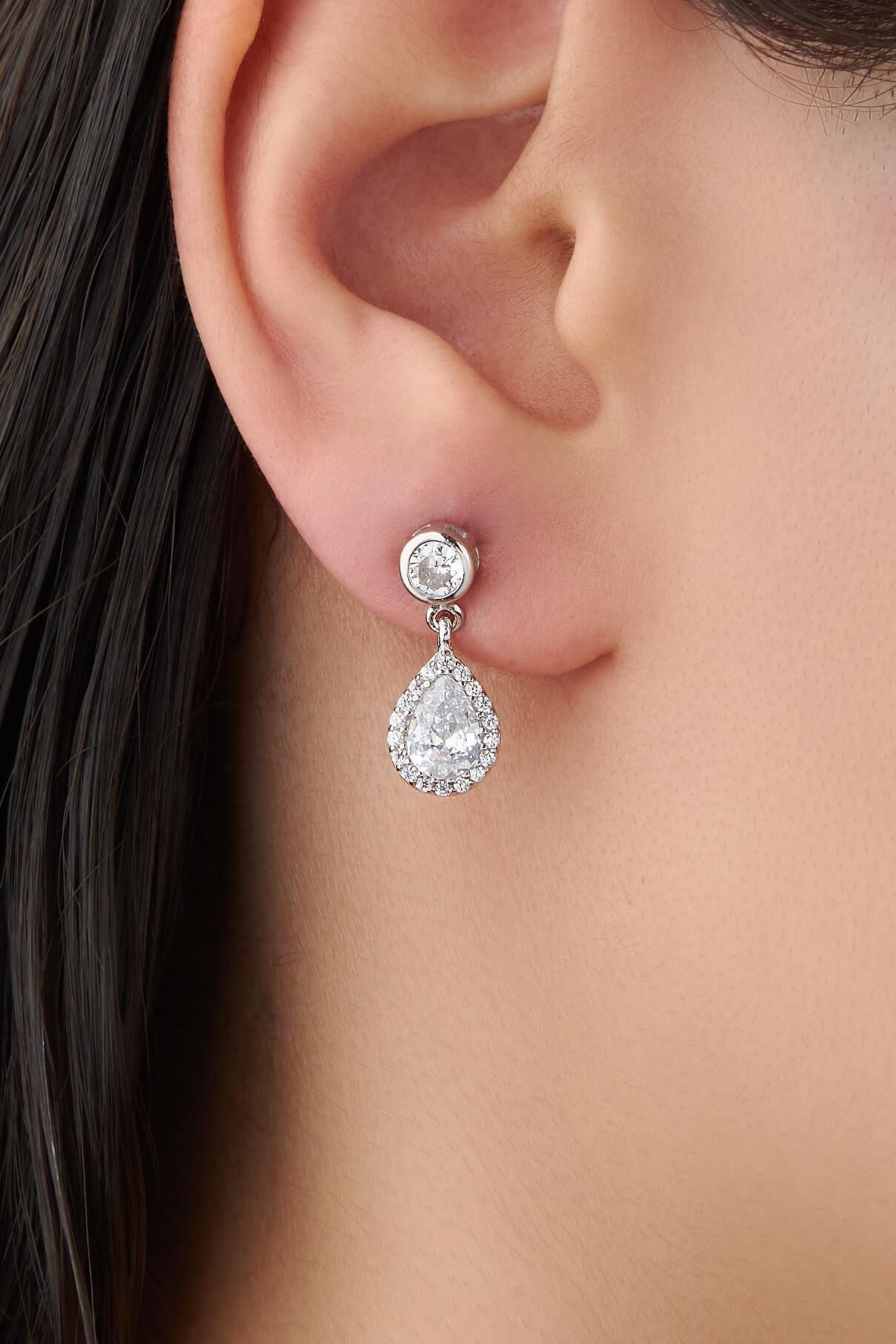 GÜMÜŞ DAMLA ZİRKON TAŞLI PIRLANTA MONTÜRLÜ KÜPE