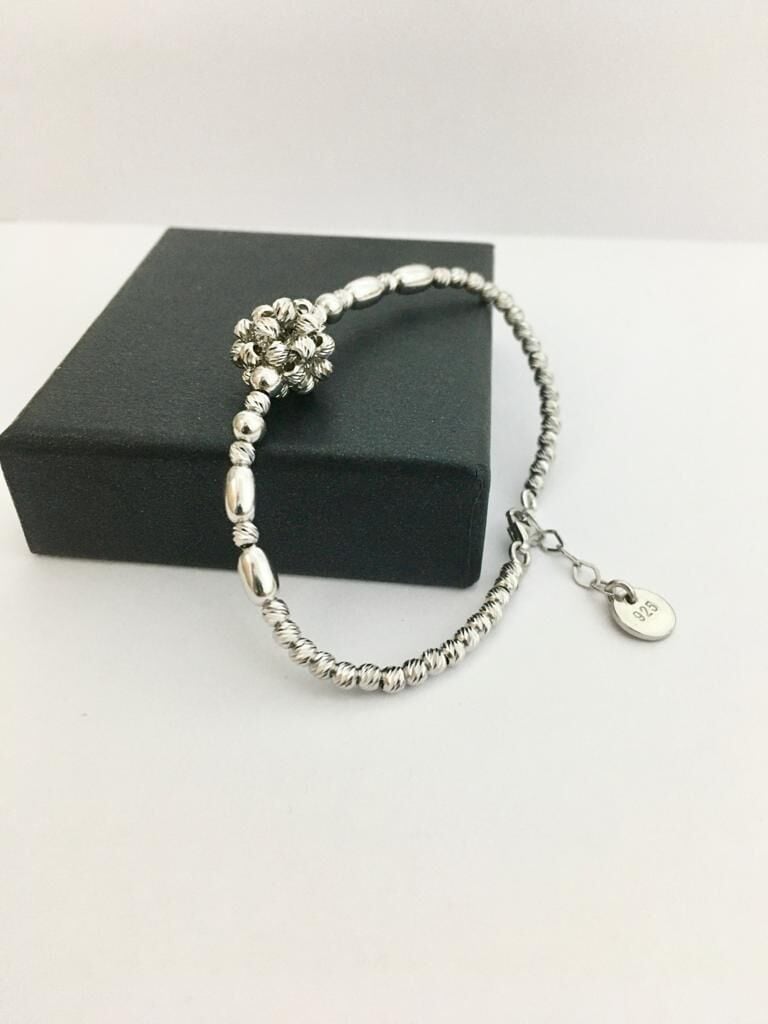 GÜMÜŞ DORİKA DORİSSA GRİ TOP BİLEKLİK