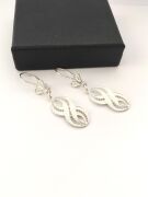 GÜMÜŞ SONSUZLUK BEYAZ TELKARİ KÜPE