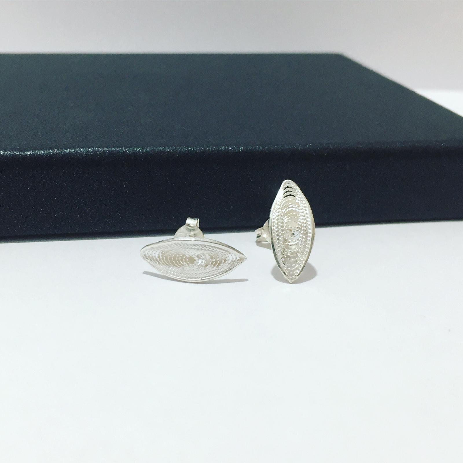 GÜMÜŞ MEKİK TELKARİ KÜÇÜK KÜPE