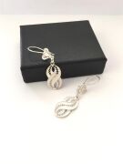 GÜMÜŞ TELKARİ BEYAZ SONSUZLUK KÜPE