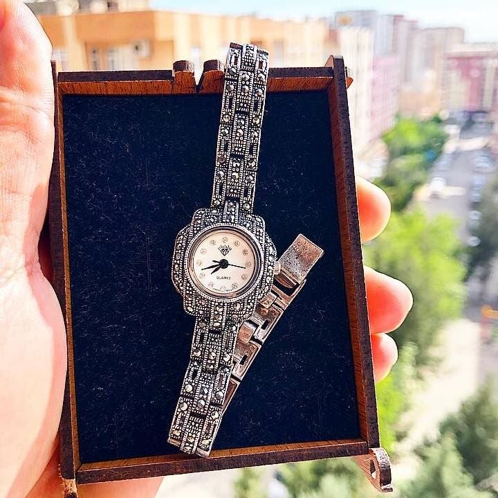 MARKAZİT TAŞLI GÜMÜŞ SAAT