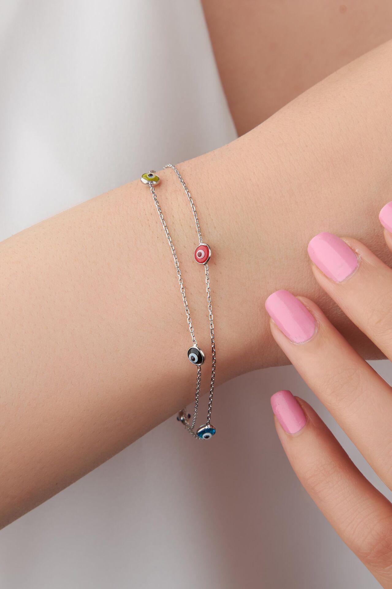 GÜMÜŞ RENKLİ GÖZ NAZAR BONCUKLU İKİ ZİNCİRLİ  BİLEKLİK