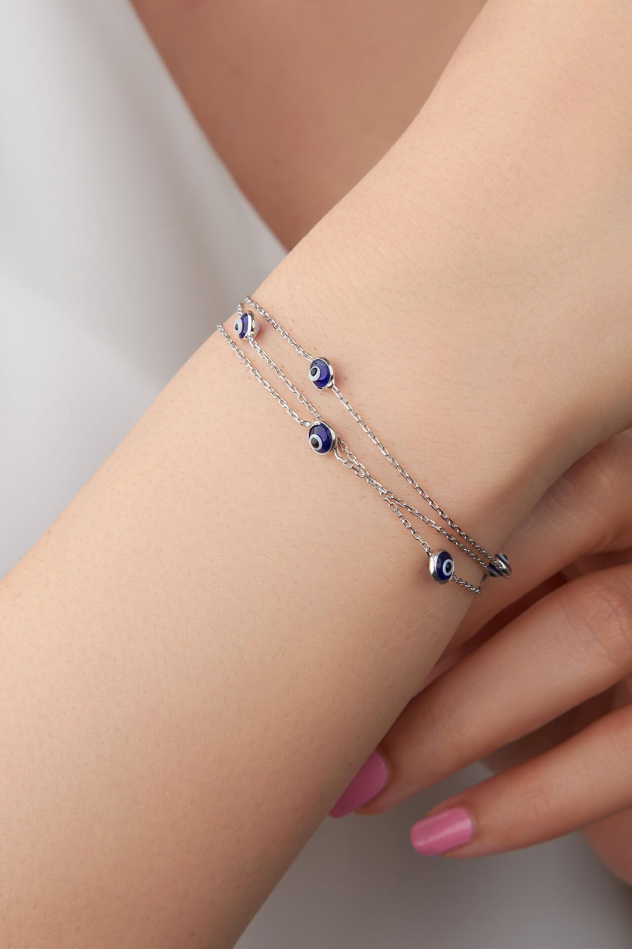 GÜMÜŞ GÖZ NAZAR BONCUKLU ÜÇ ZİNCİRLİ BİLEKLİK