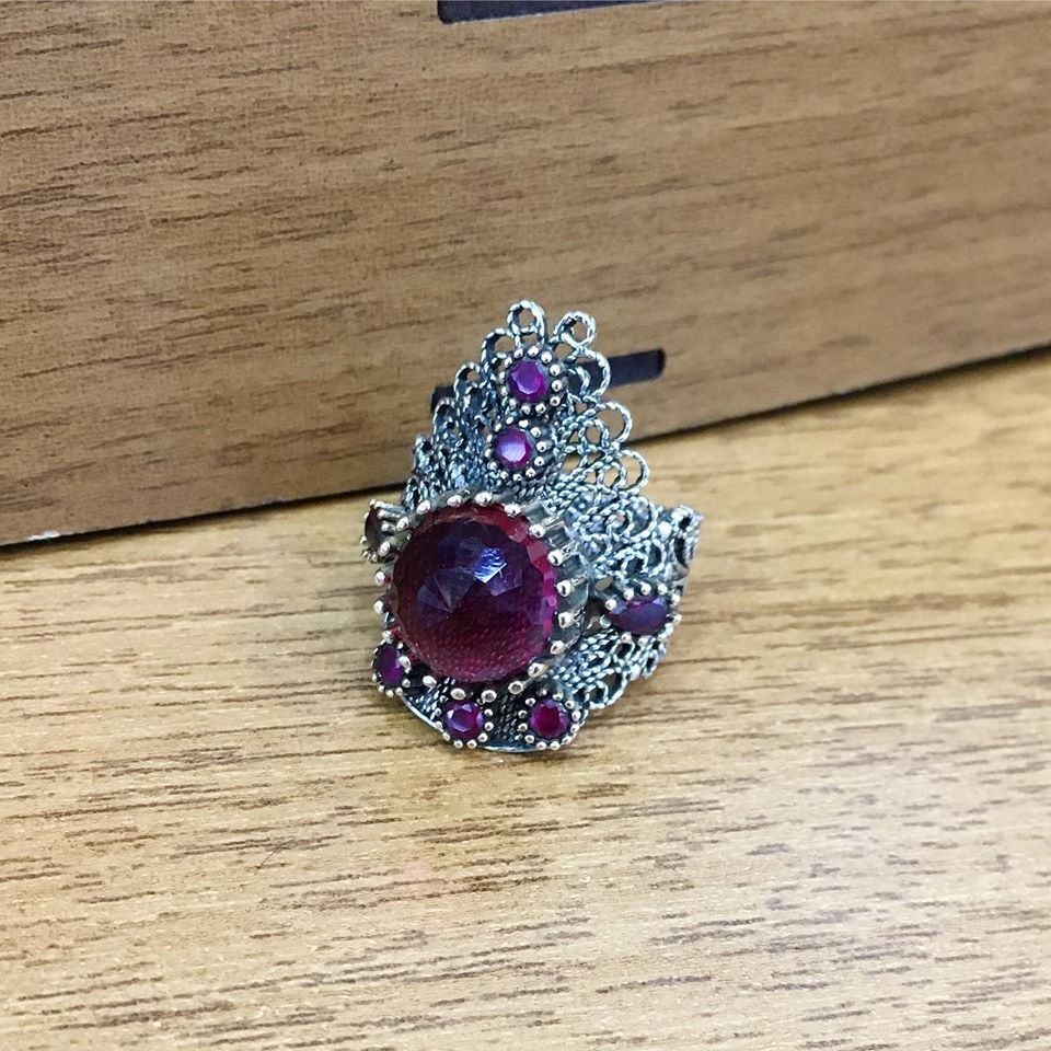 GÜMÜŞ TELKARİ KOYU PEMBE TAŞLI YÜZÜK