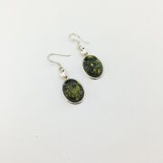 GÜMÜŞ KOYU YEŞİL ATEŞ KEHRİBARI KÜPE