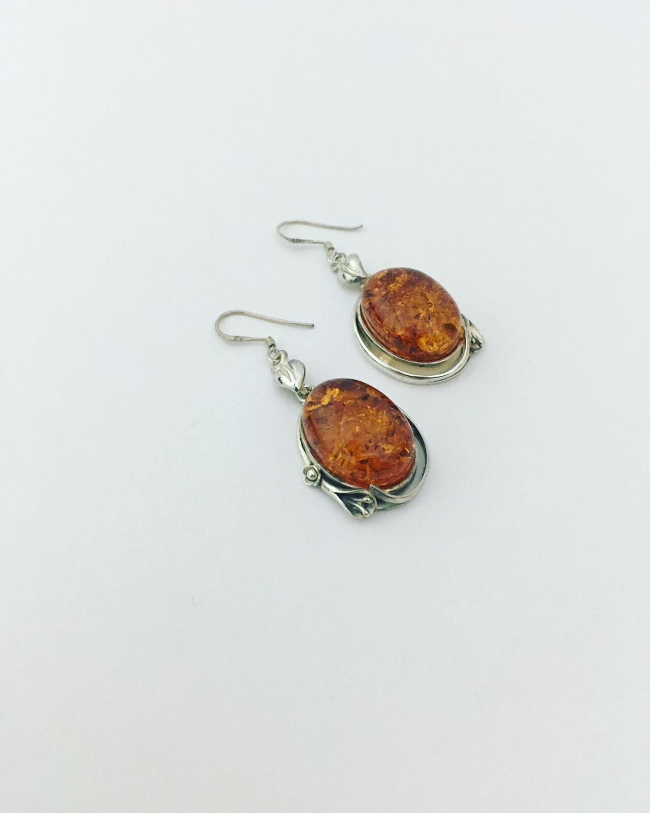 GÜMÜŞ ATEŞ KEHRİBAR SALLANTILI KÜPE