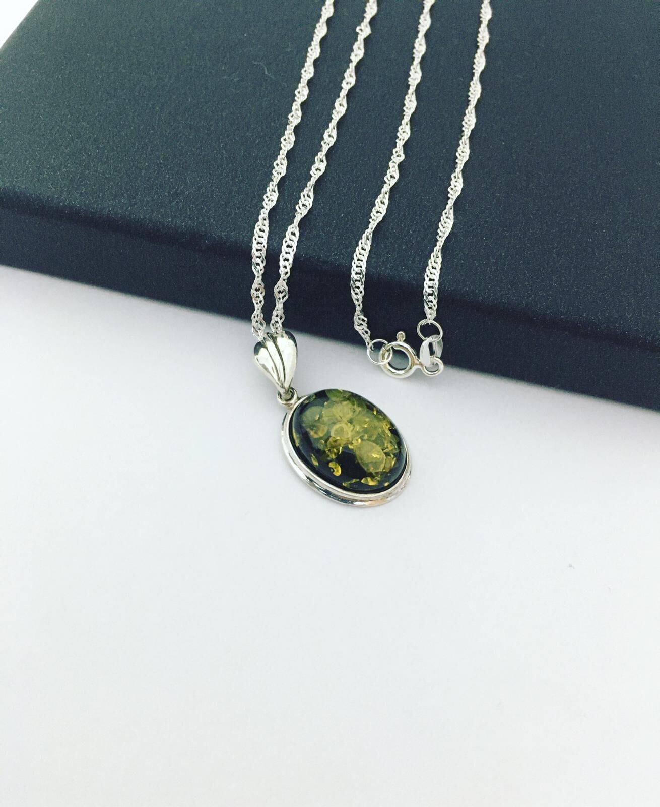 GÜMÜŞ ATEŞ KEHRİBAR YEŞİL SARI OVAL KOLYE