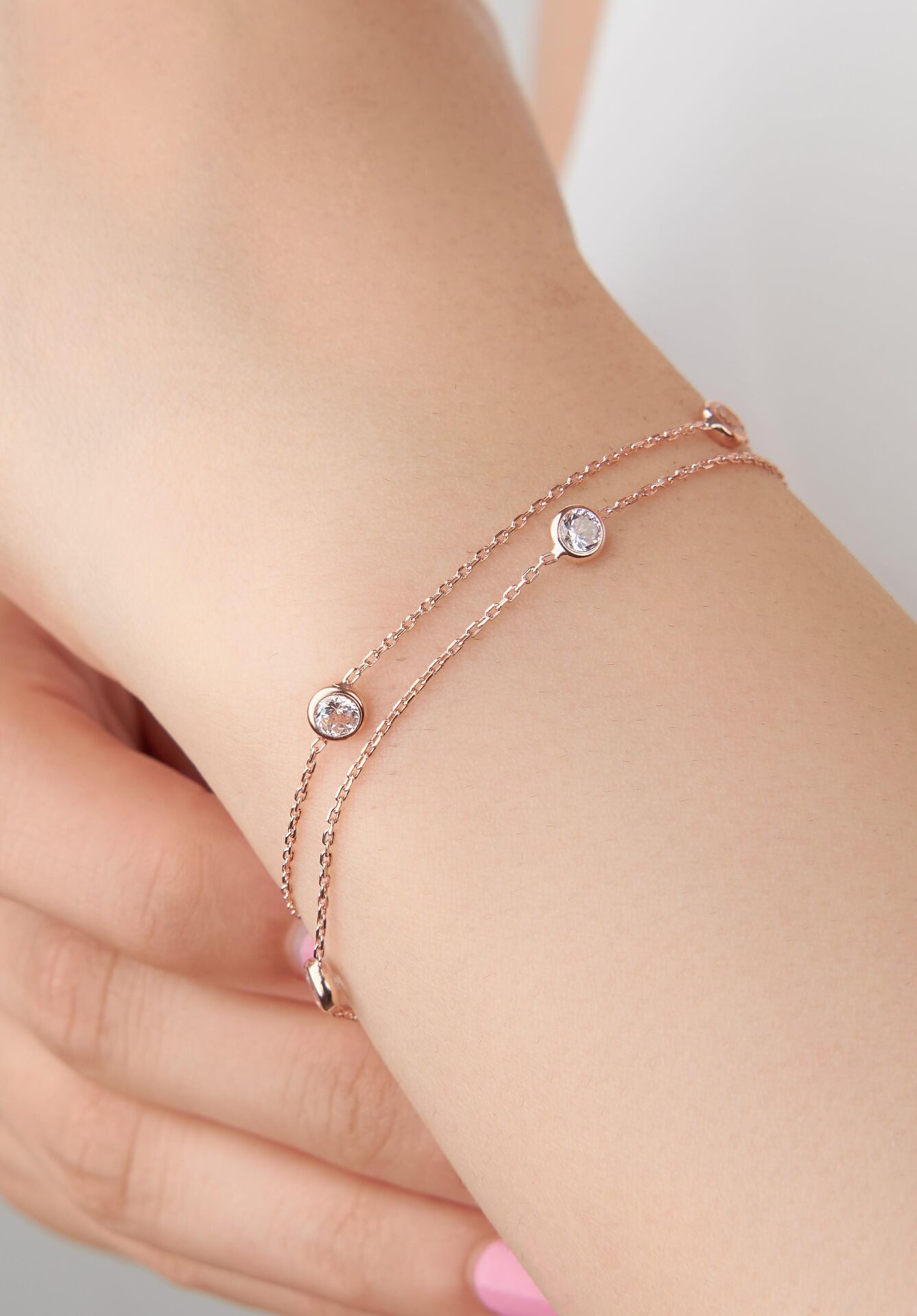 GÜMÜŞ ROSE ZİRKON TAŞLI ÇİFT ZİNCİRLİ BİLEKLİK
