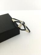 GÜMÜŞ KAZAZİYE SİYAH BEYAZ BİLEKLİK