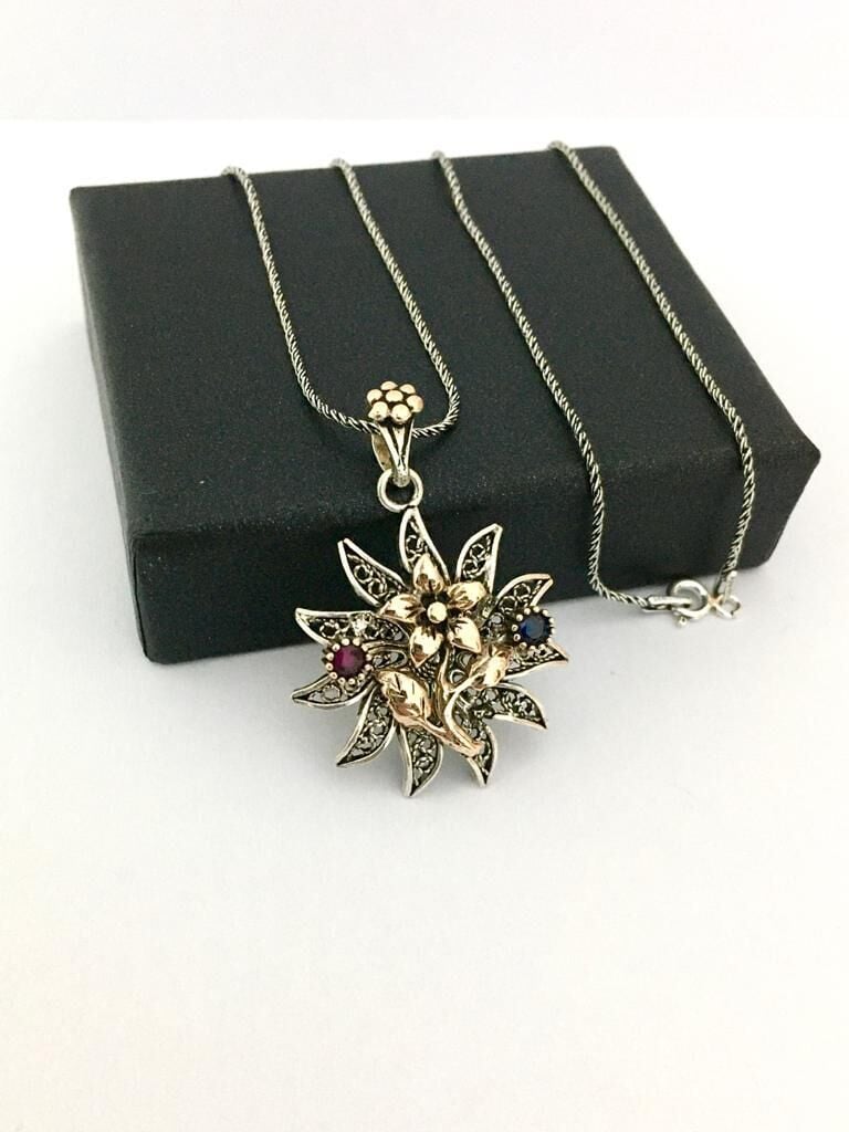 GÜMÜŞ TELKARİ ÇİÇEK KOLYE