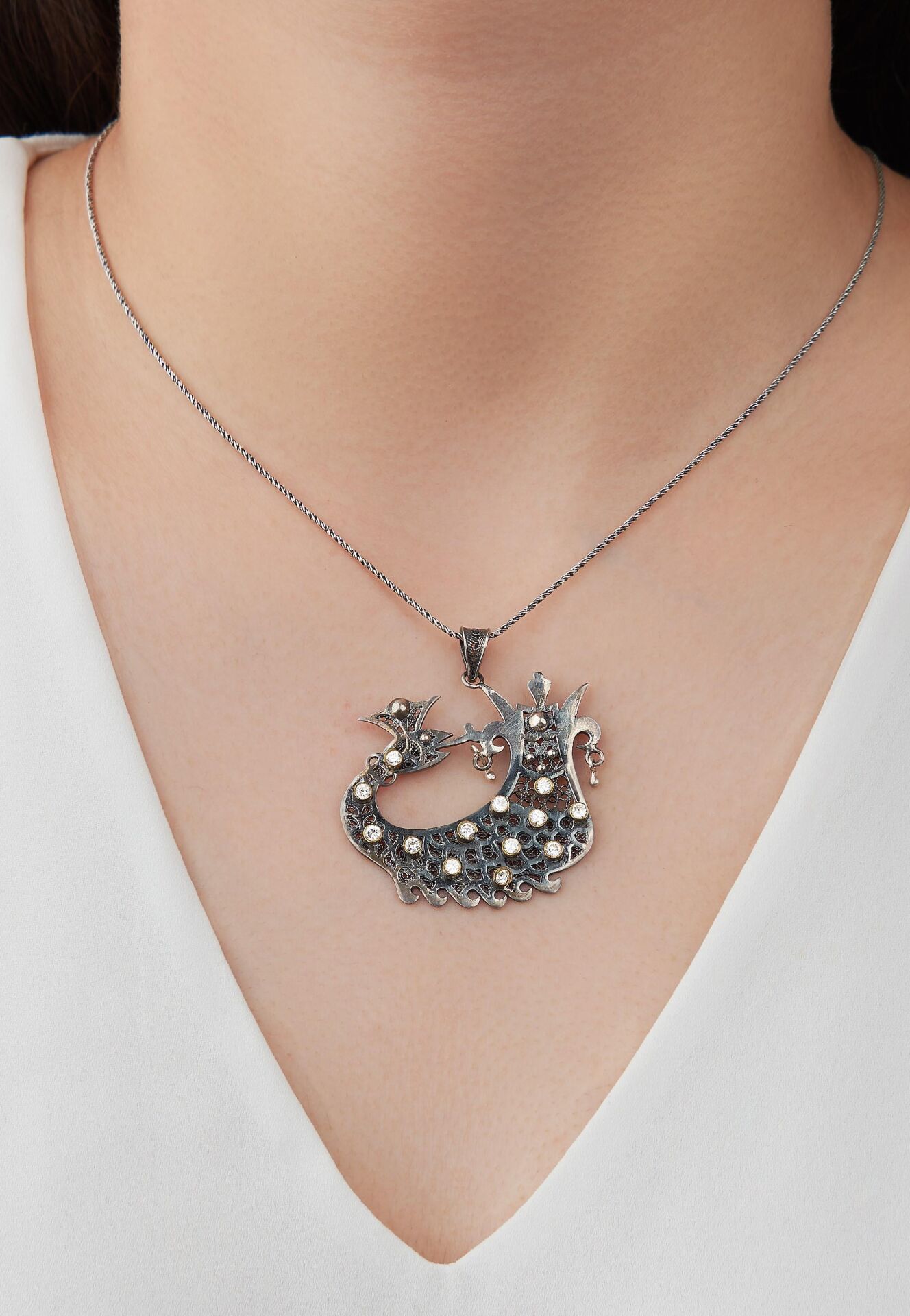 GÜMÜŞ TELKARİ BEYAZ ZİRKON TAŞLI ŞAHMERAN KOLYE