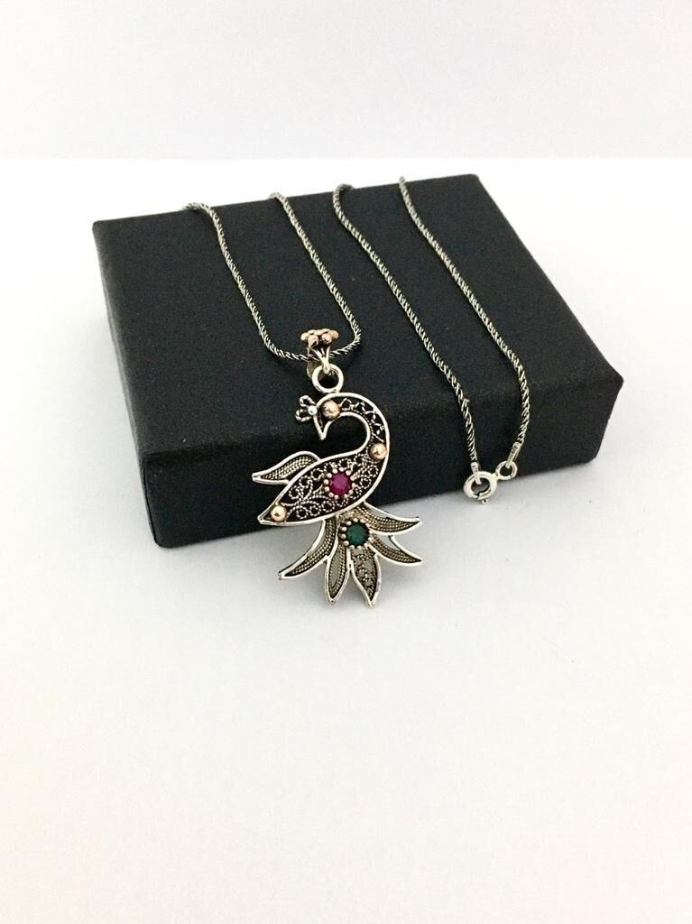 GÜMÜŞ TELKARİ TAVUS KUŞU KOLYE