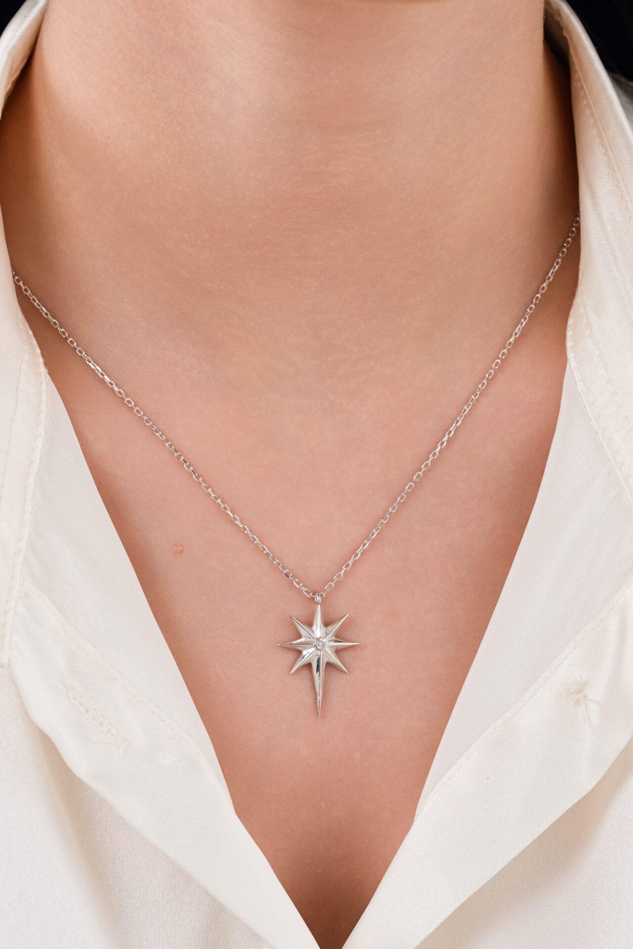 Gümüş Tek Beyaz Zirkon Taşlı Kutup Yıldızı Serenay Kolye