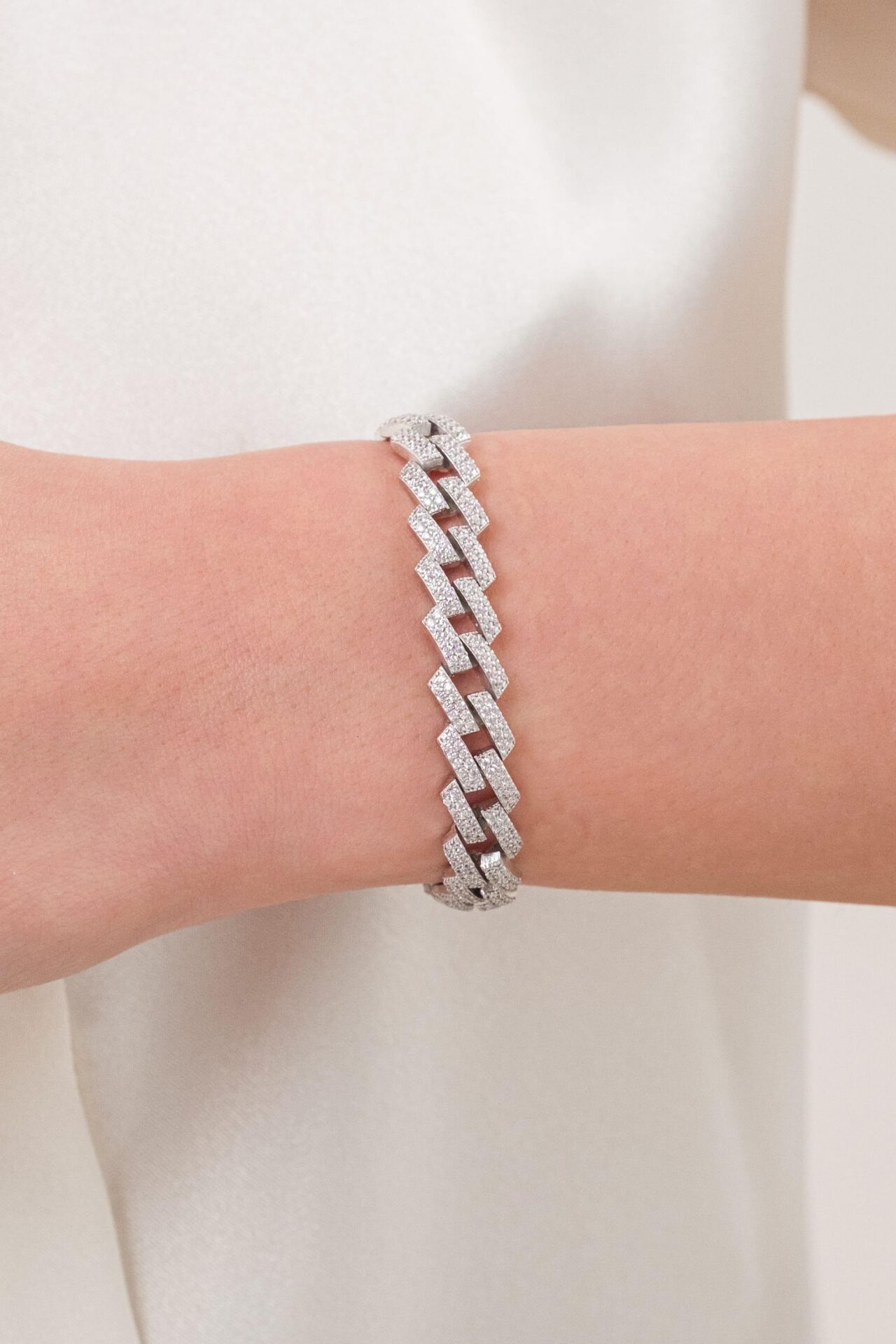 Gümüş 9 mm Gurmet Beyaz Zirkon Taşlı Rodyumlu Bileklik