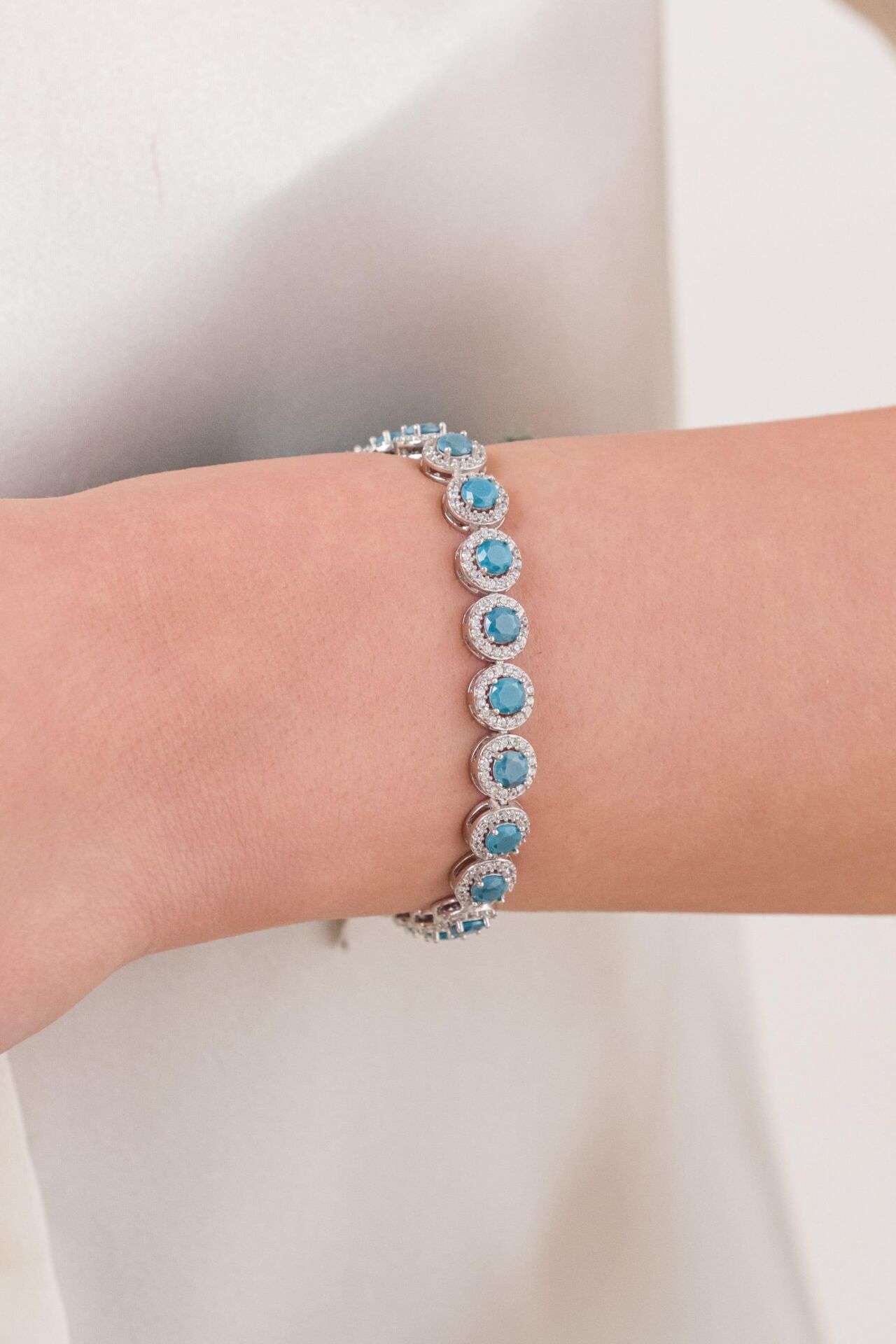 Gümüş Yuvarlak Turkuaz ve Zirkon Taşlı Rodyumlu Su Yolu Bileklik