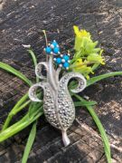 GÜMÜŞ MARKAZİT VE FİRUZE TAŞLI ÇİÇEK BROŞ